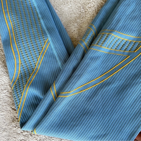 FABLETICS Khloe K Seamless High-Waisted Compressive Legging - Picture 2 of 8